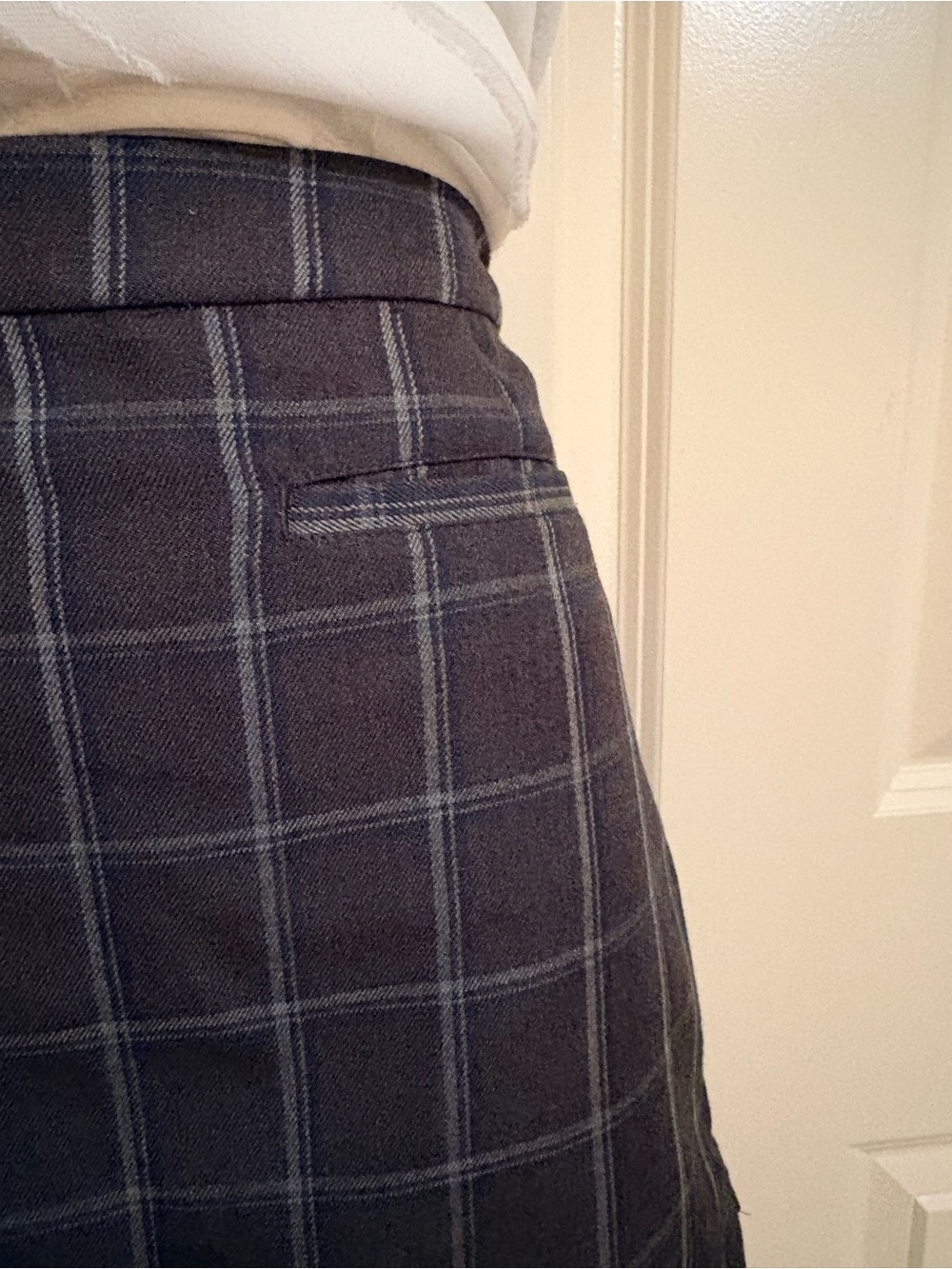 NWT, Plaid A-Line Mini Skirt in Navy and Gray, size 12(sea measurements)